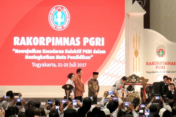 Presiden Joko Widodo Membuka Rakorpimnas II PGRI